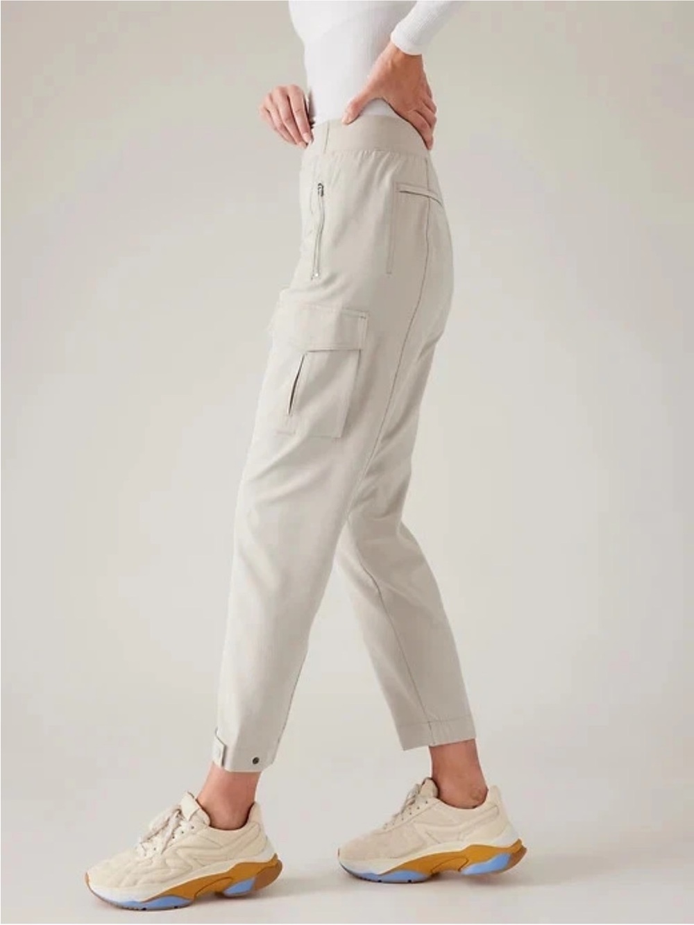 Athleta NEW WITH TAGS Endless Cargo Pant Grey Womens 12 Activewear Athleisure - Picture 10 of 14